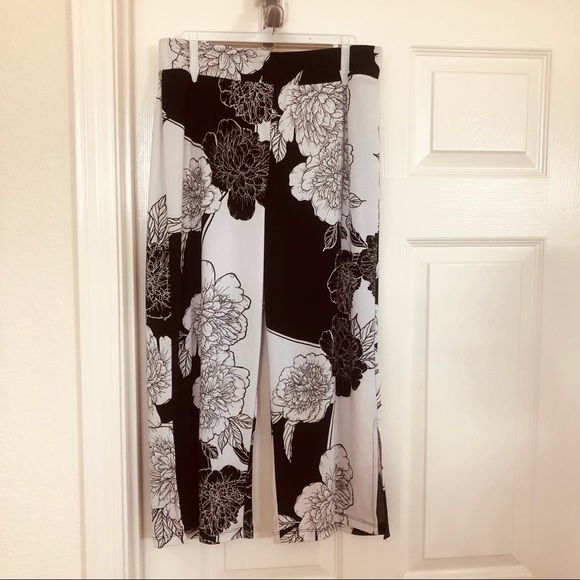 IMAN Black and White Floral Crop Pant with Tank Top Set - Picture 6 of 8